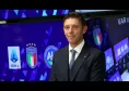 Premier League, nuova rivoluzione per gli arbitri: la scelta che in Italia ancora non arriva