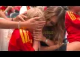 Belgio-Iran, il figlio di De Bruyne in lacrime: Mason consolato da mamma Michele sugli spalti | FOTO