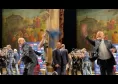 De Laurentiis regala una maglia del Napoli! Poi scherza sulla cittadinanza: "Vengo da una famiglia..." | VIDEO CN24