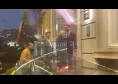 I tifosi aspettano la Roma, a sorpresa&hellip;De Laurentiis in <i>ritiro</i> | VIDEO CN24
