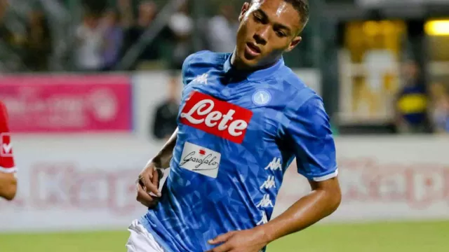 Vinicius Morais con la maglia del Napoli