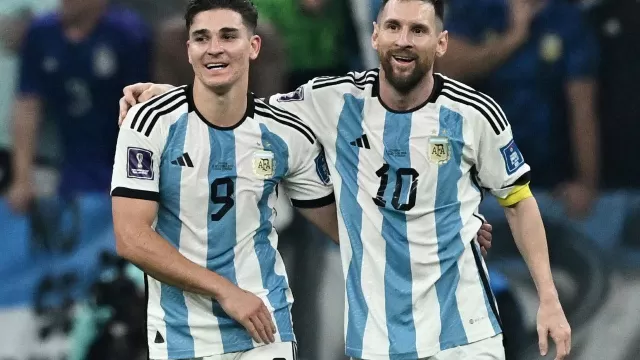 Julian Alvarez Messi