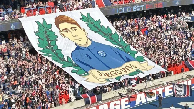 Coreografia ultras PSG per Diego De Vivo