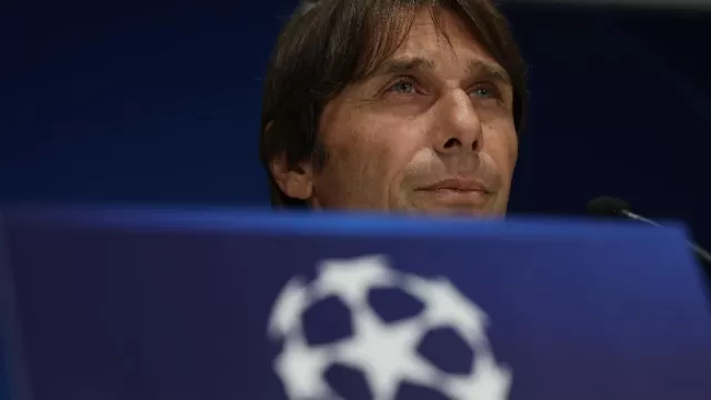 Antonio Conte in conferenza stampa