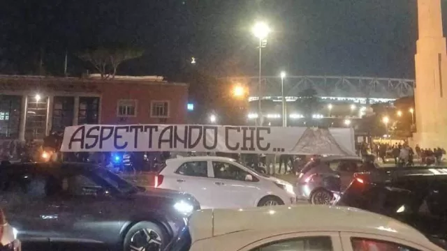 Striscione tifosi Roma
