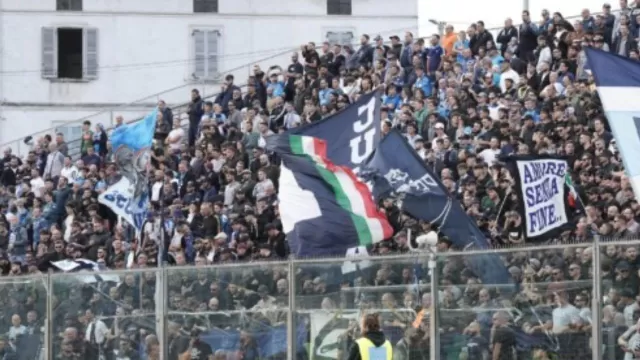 Settore ospiti Cremonese-Napoli