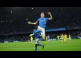Il Napoli torna in vantaggio: passaggio straordinario di De Bruyne e gol di McTominay, ma che velo di Lang