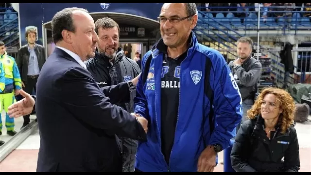 Maurizio Sarri (Napoli, 10 gennaio 1959) &egrave; un allenatore di calcio italiano, attuale tecnico del Napoli.