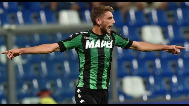 Domenico Berardi esulta con il Sassuolo