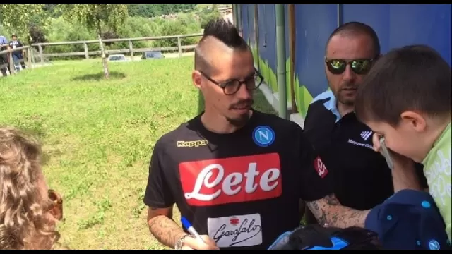 Hamsik con i tifosi a Dimaro