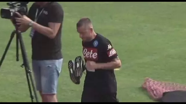 Emanuele Giaccherini lascia anticipatamente l'allenamento del Napoli