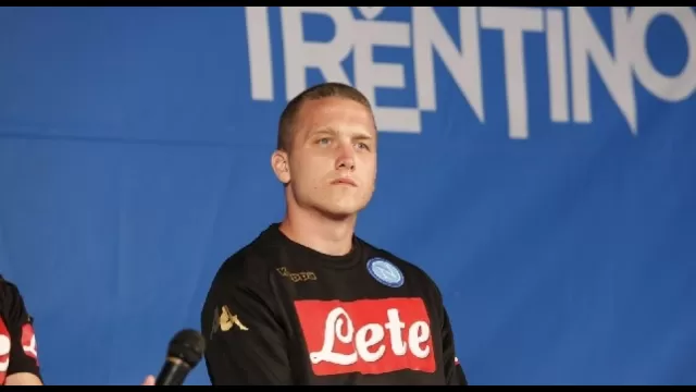 Piotr Zielinski incontra i tifosi a Dimaro