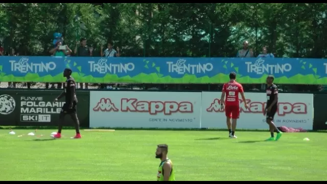 Duvan Zapata e Leandrinho si allenano a Dimaro