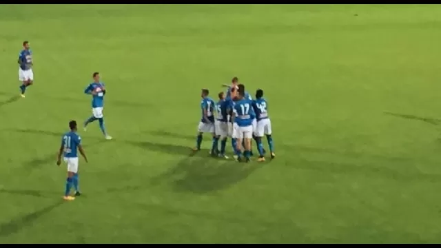 Amichevole Napoli-Trento 7-0, gol Chiriches da centrocampo