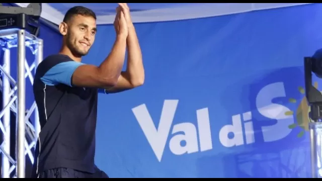 Intoppo durante la presentazione della squadra del Napoli
