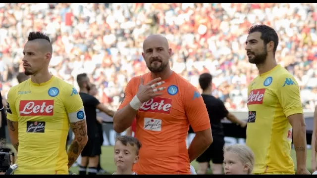 Pepe Reina, &egrave; un calciatore spagnolo, portiere del Napoli e della nazionale spagnola