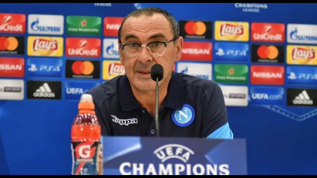 Maurizio Sarri (Napoli, 10 gennaio 1959) &egrave; un allenatore di calcio italiano, attuale tecnico del Napoli.