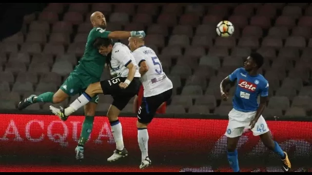 Pepe Reina &egrave; un calciatore spagnolo, portiere del Napoli e della nazionale spagnola