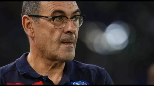 Maurizio Sarri (Napoli, 10 gennaio 1959) &egrave; un allenatore di calcio italiano, attuale tecnico del Napoli.