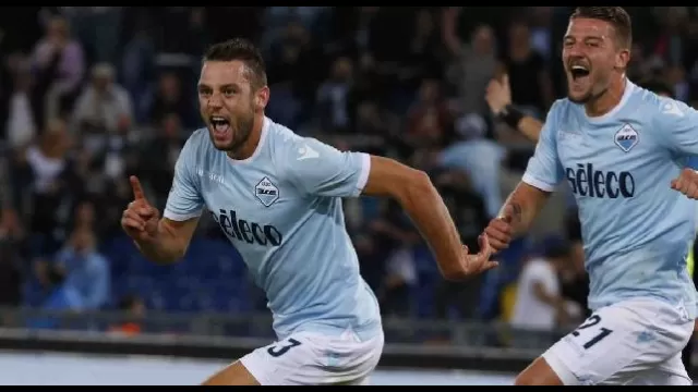 de Vrij e Milinkovic-Savic esultano in Lazio - Napoli