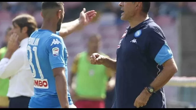 Maurizio Sarri (Napoli, 10 gennaio 1959) &egrave; un allenatore di calcio italiano, attuale tecnico del Napoli.