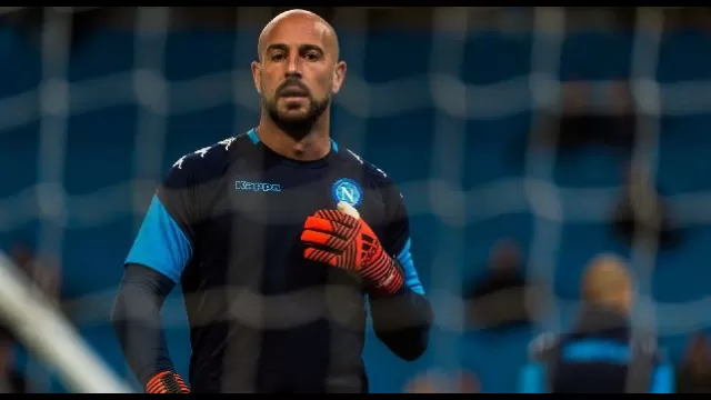 Pepe Reina &egrave; un calciatore spagnolo, portiere del Napoli e della nazionale spagnola