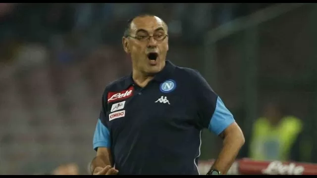 Maurizio Sarri (Napoli, 10 gennaio 1959) &egrave; un allenatore di calcio italiano, attuale tecnico del Napoli.