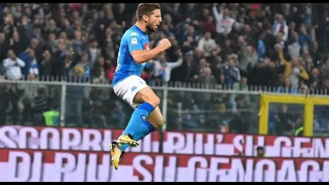 Mertens esulta dopo il gol al Genoa