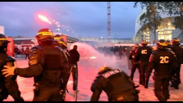 Scontri tra tifosi di Verona e Napoli