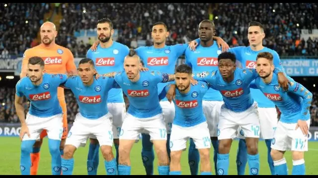 Napoli schierato prima della sfida al Real Madrid in Champions League al San Paolo