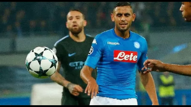 Faouzi Ghoulam &egrave; un calciatore francese naturalizzato algerino, difensore del Napoli e della Nazionale algerina