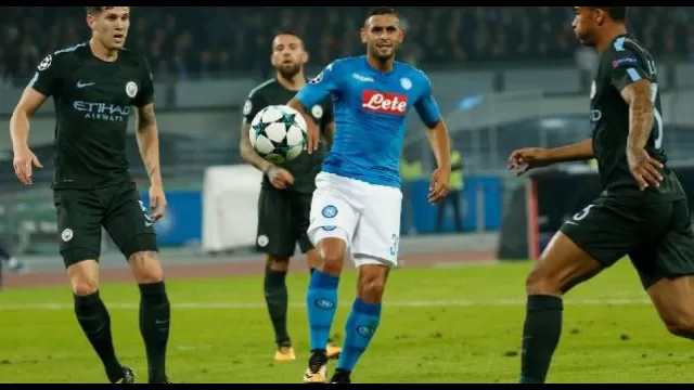 Faouzi Ghoulam &egrave; un calciatore francese naturalizzato algerino, difensore del Napoli e della Nazionale algerina