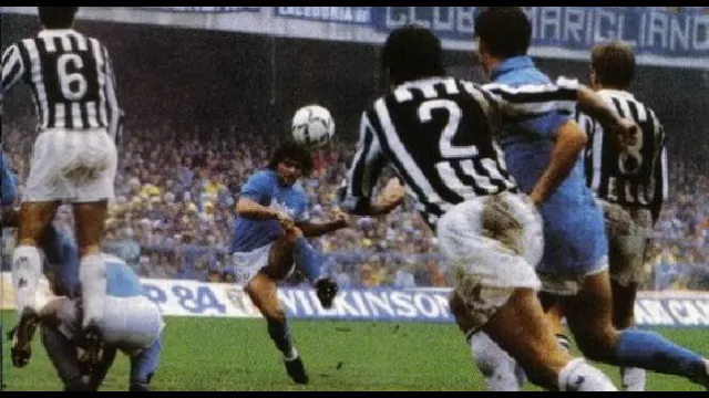 La storica punizione di Maradona contro la Juventus