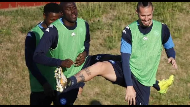 Kalidou Koulibaly &egrave; un calciatore senegalese, difensore del Napoli