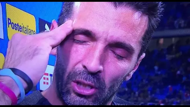 Buffon in lacrime dopo Italia vs Svezia