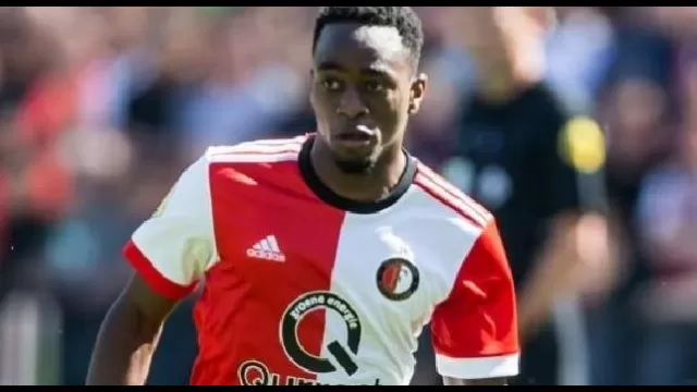 Ridgeciano Haps con la maglia del Feyenoord
