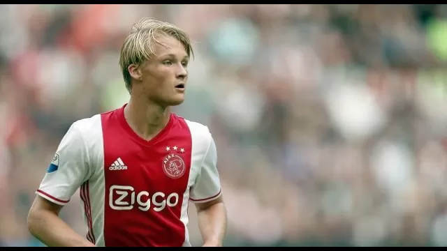 Kasper Dolberg con la maglia dell'Ajax