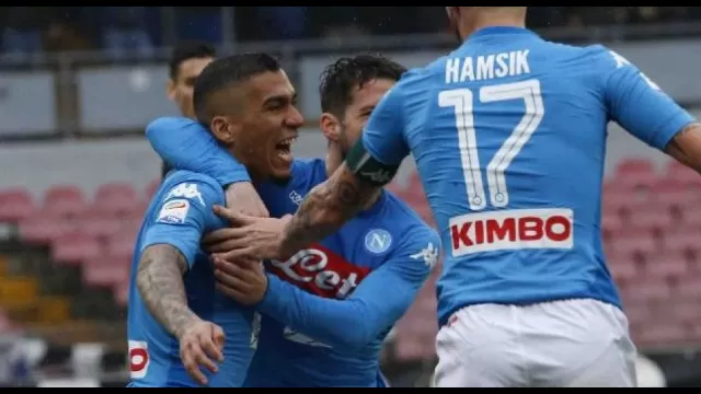 Allan, Mertens e Hamsik festeggiano il gol