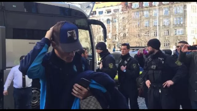 Jos&egrave; Maria Callejon di rientro in albergo a Lipsia