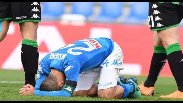 Lorenzo Insigne si dispera in Sassuolo - Napoli dopo un gol fallito