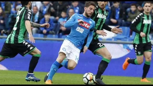 Dries Mertens &egrave; un calciatore belga, ala o attaccante del Napoli e della nazionale belga