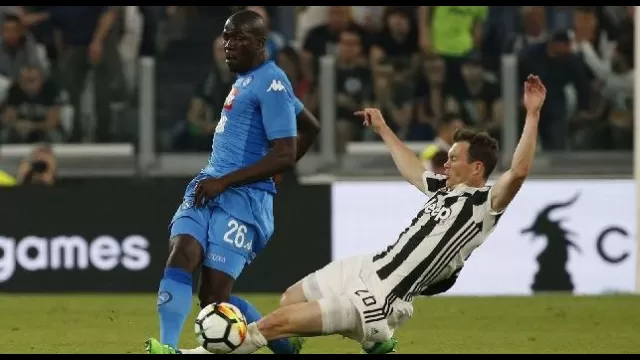 Kalidou Koulibaly &egrave; un calciatore senegalese, difensore del Napoli