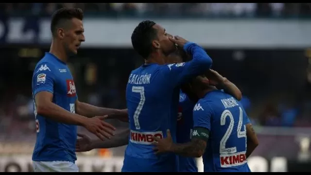 Callejon esulta dopo un gol con la maglia del Napoli