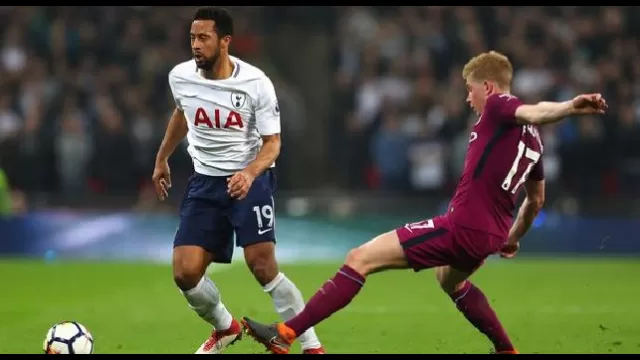 Moussa Dembele in azione con il Tottenham contro il Manchester City