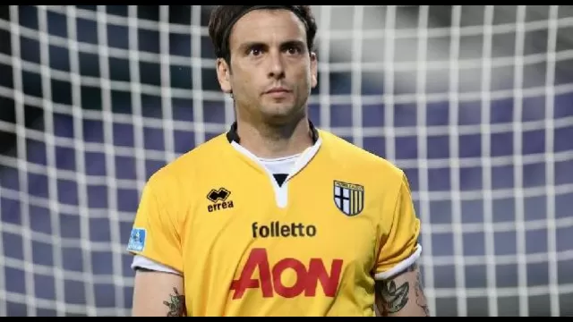 Pierluigi Frattali con la maglia del parma