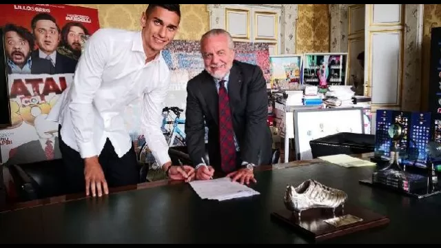 Alex Meret con il presidente De Laurentiis