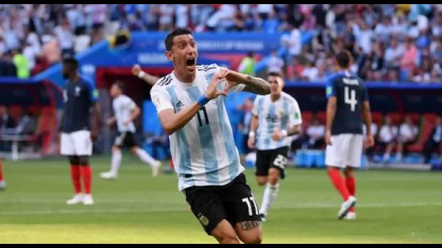 &Aacute;ngel Di Mar&iacute;a &egrave; un calciatore argentino, centrocampista o ala del Paris Saint-Germain