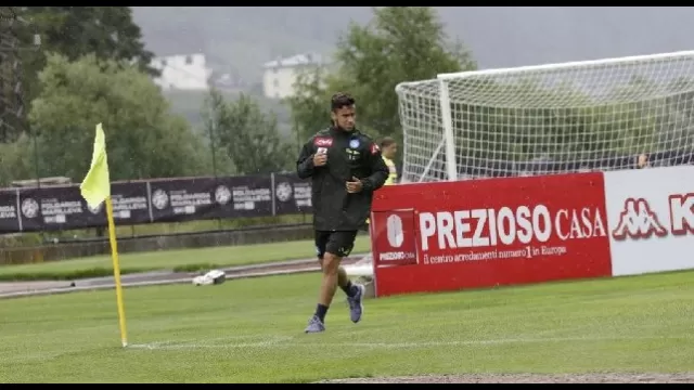 Adam Ounas a colloquio con Giuntoli e Ancelotti, foto: Ciro De Luca