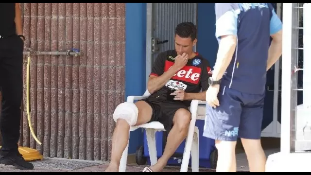 Jos&eacute; Maria Callejon con la divisa del Napoli