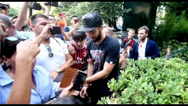 Gonzalo Higuain, attaccante del Milan ed ex Napoli